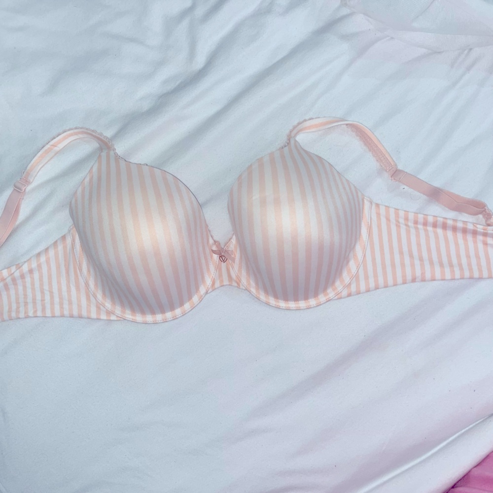 Victoria secret white and pink striped bra. 36D. New with tags.